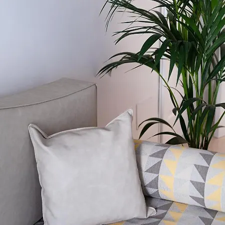 Plaza Bed and breakfast 4*